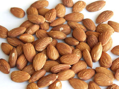 Γαλάκτωμα σώματος από αμύγδαλα